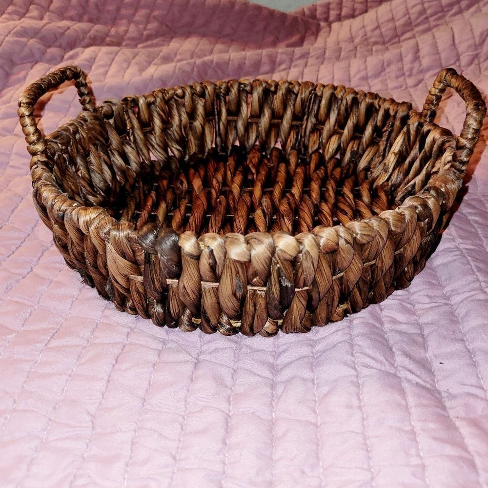 3 Woven stackable baskets. - Picture 12 of 15